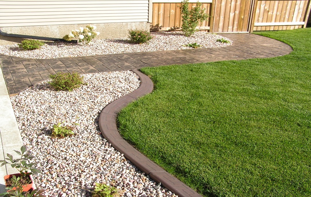 Concrete curbs